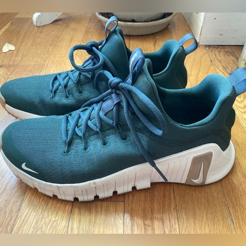 Nike Free Metcon 6 Green Athletic Shoes Women’s Size 9.5